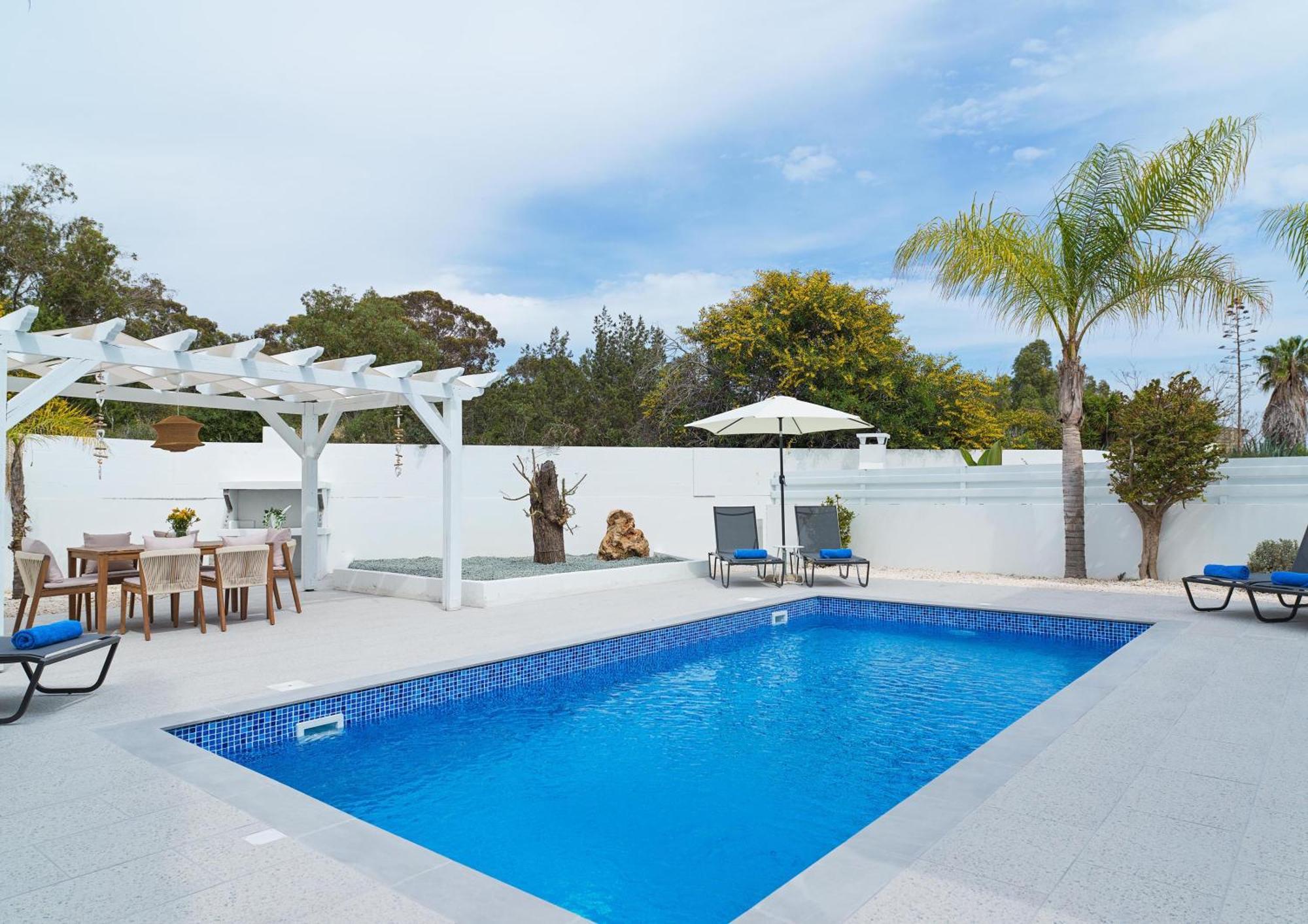 Luxvillasrentals アヤナパ エクステリア 写真