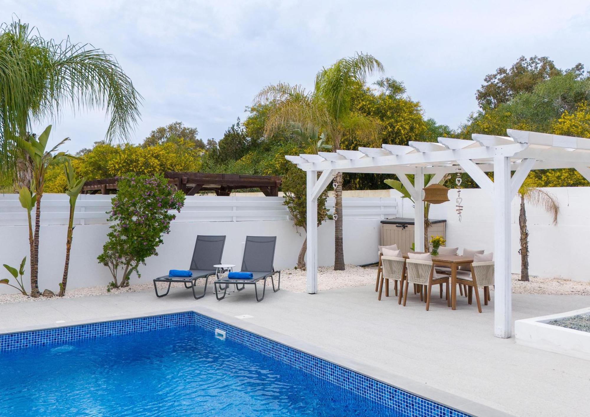 Luxvillasrentals アヤナパ エクステリア 写真