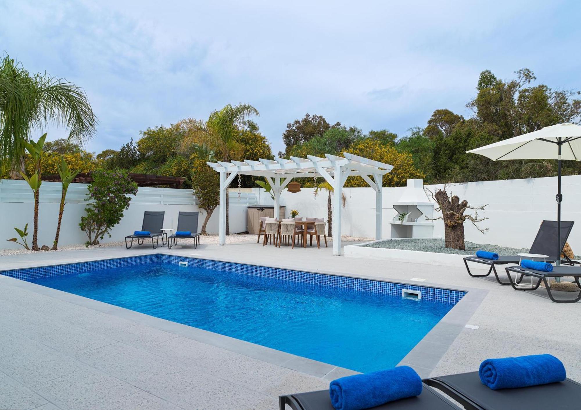 Luxvillasrentals アヤナパ エクステリア 写真