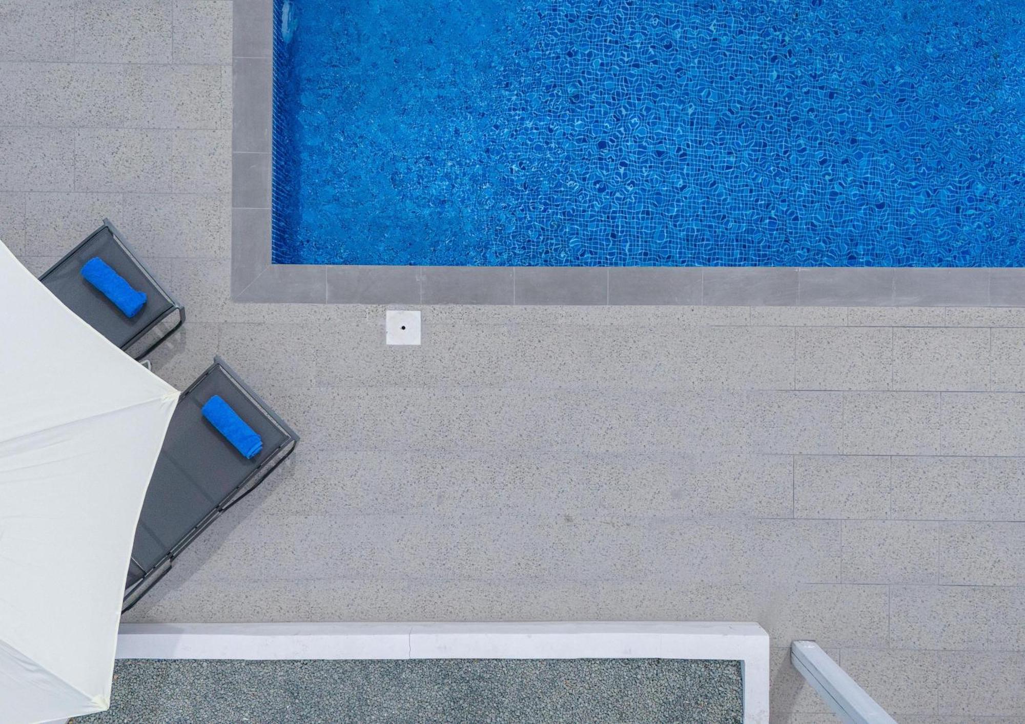 Luxvillasrentals アヤナパ エクステリア 写真
