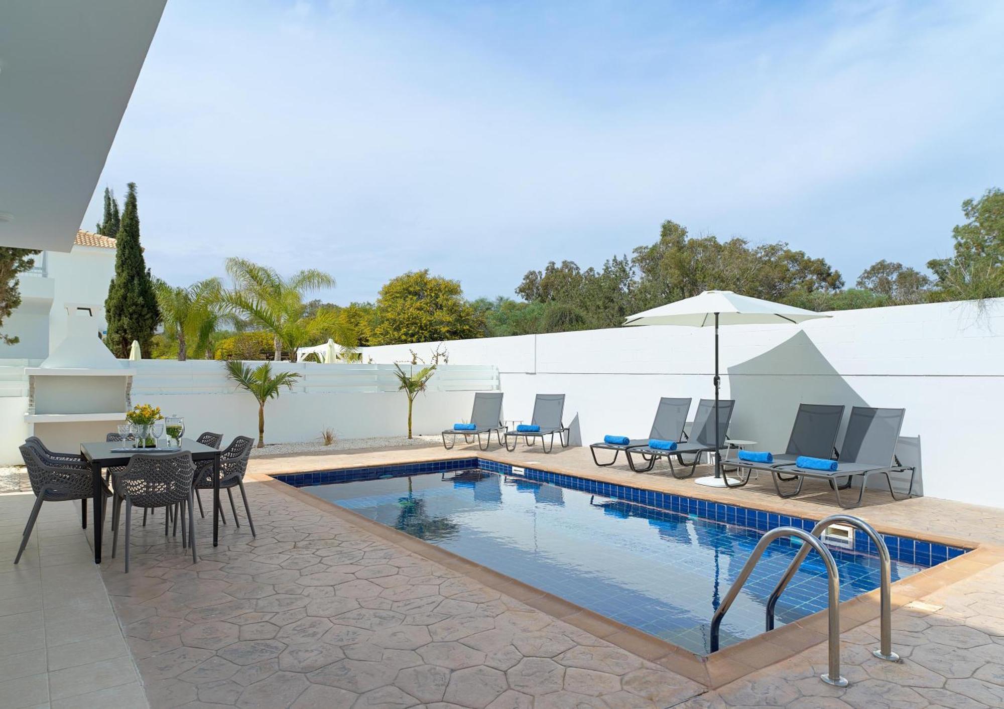Luxvillasrentals アヤナパ エクステリア 写真