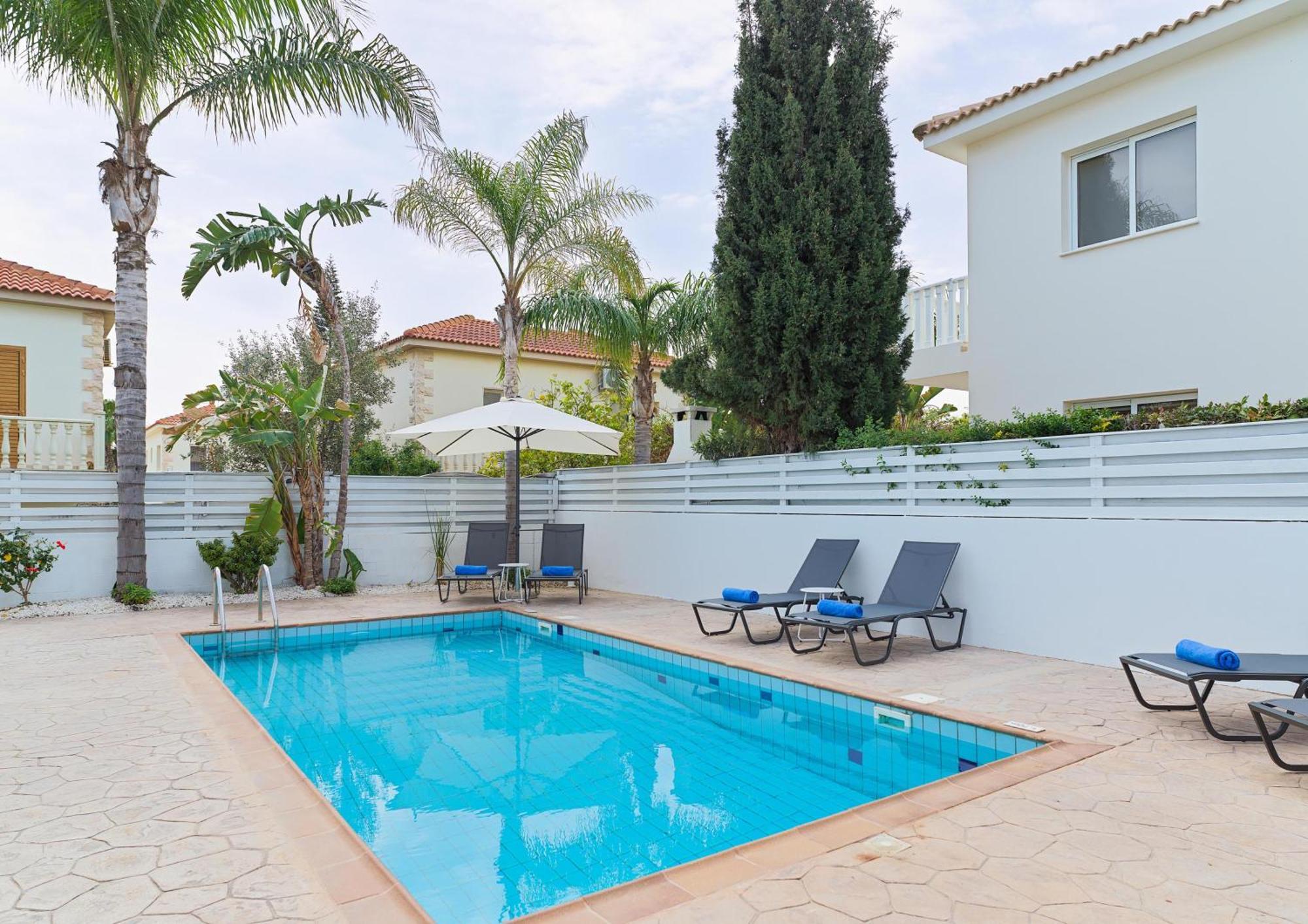 Luxvillasrentals アヤナパ エクステリア 写真